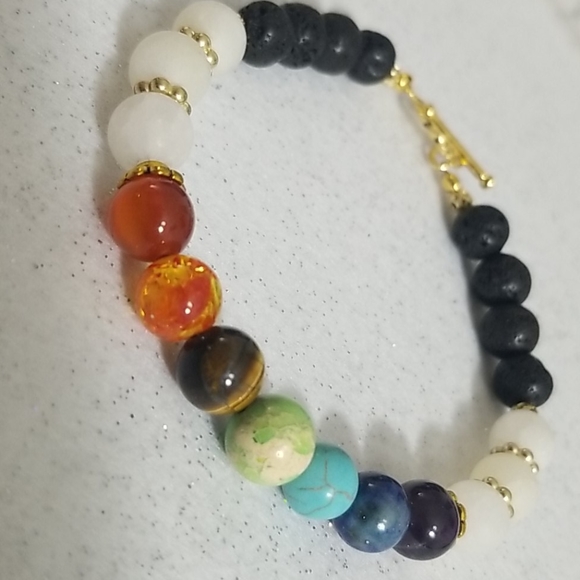 7 Chakra stone, white quartz beaded bracelet - Picture 2 of 8